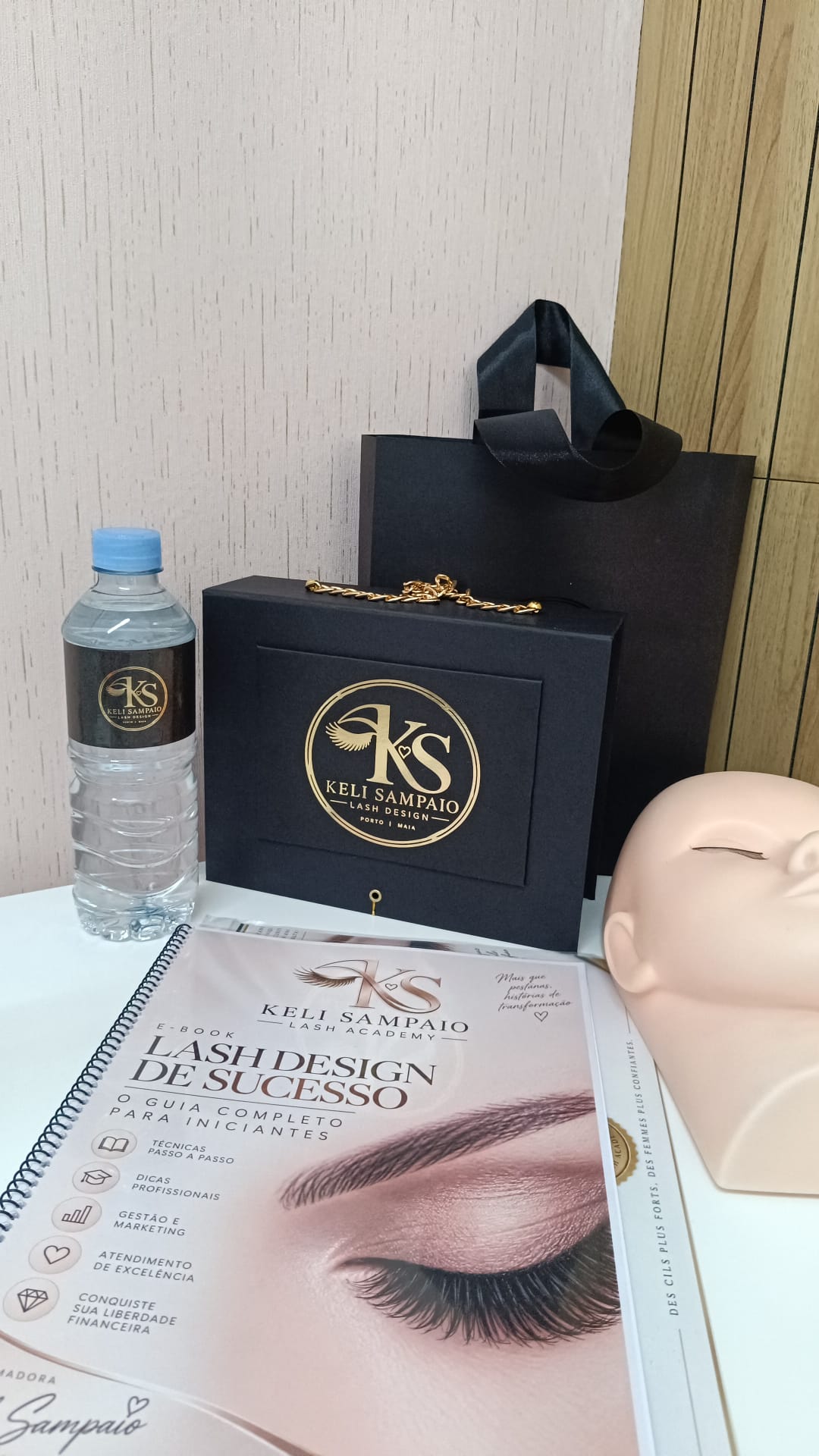 Kit e material de apoio da formação Keli Sampaio