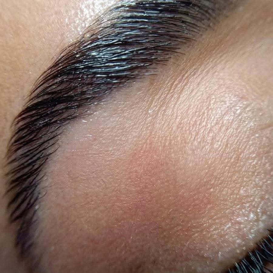 Design de sobrancelhas com henna por Keli Sampaio Lash